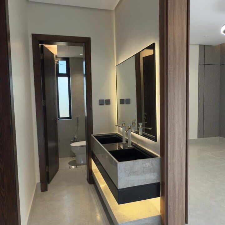 WhatsApp Image 2025-11-08 at 9.10.25 PM (1)