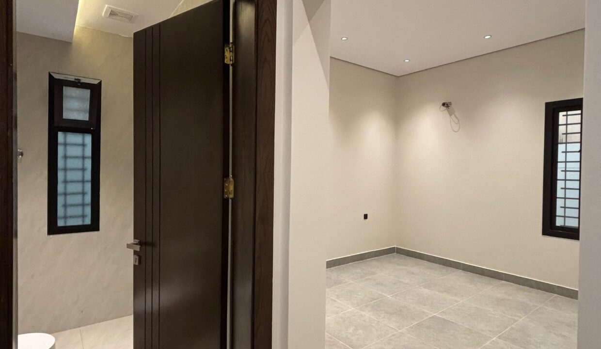 WhatsApp Image 2025-11-11 at 6.58.36 PM (1)