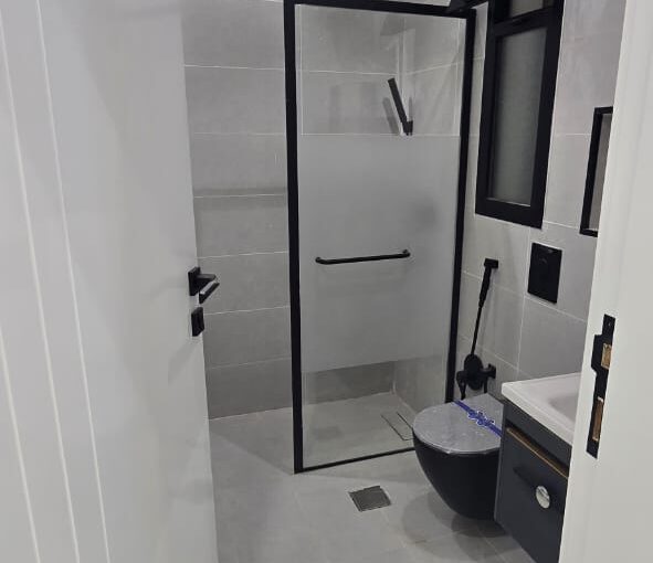 فيلا نصف أرض للبيع