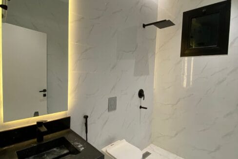 فيلا روف علوي للبيع حي الحمراء