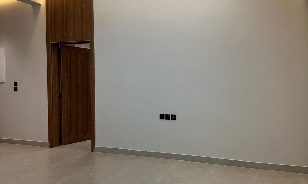 WhatsApp Image 2025-12-07 at 10.27.10 PM (1)