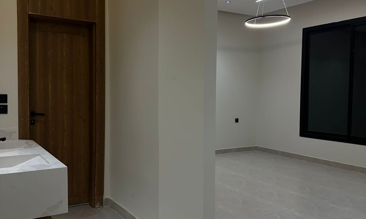 WhatsApp Image 2025-12-07 at 10.27.11 PM (2)